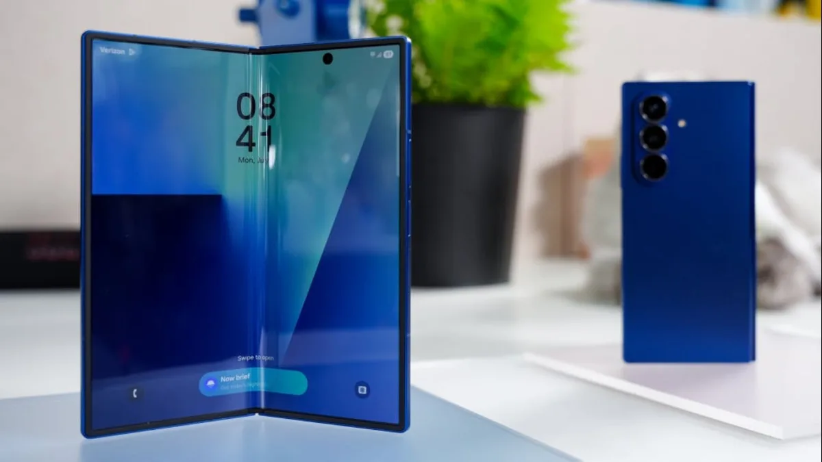 Samsung Galaxy Z Fold 7 and Z Flip 7 side-by-side in folded and unfolded form