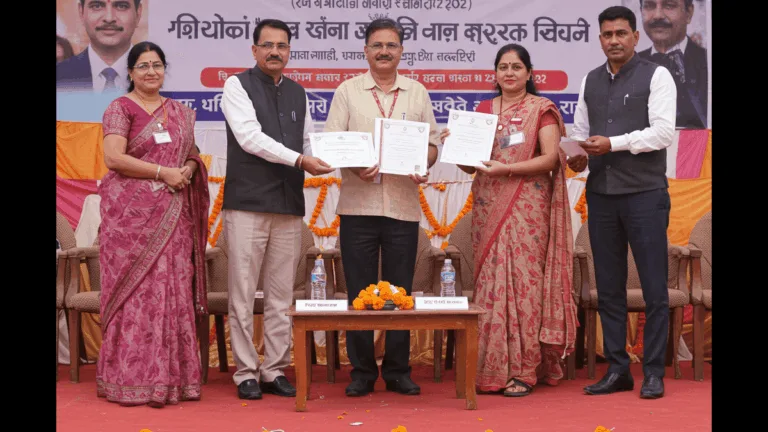 Newly appointed railway candidates receiving job letters at Pune Rozgar Mela