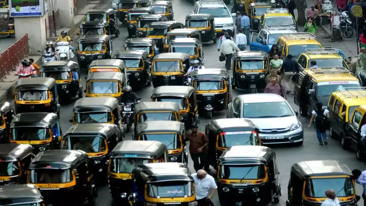 Empty rickshaw stand in Pune with passengers waiting during auto and cab strike.