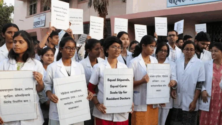 Medical interns protesting at BJMC Pune over stipend delay