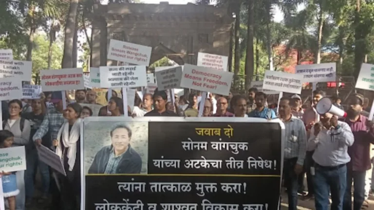 Citizens in Pune demand immediate release of Sonam Wangchuk during protest at Sambhaji Park for Ladakh statehood